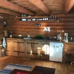 Ala-kure Metsamaja Chalet *