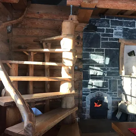 Chalet Ala-kure Metsamaja Varbuse