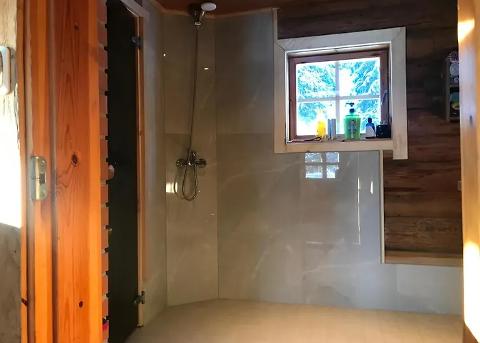 Ala-Kure Metsamaja Domek alpejski Varbuse